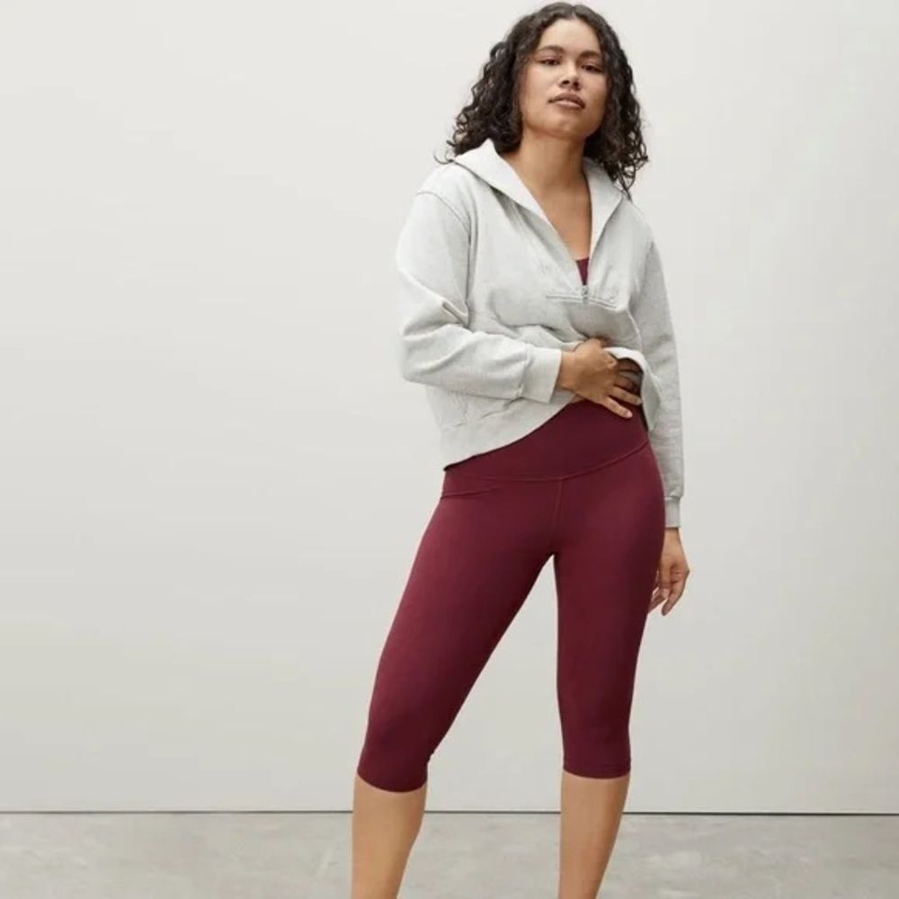 Everlane Perform High-Rise Cropped Leggings in Burgundy | Size Small